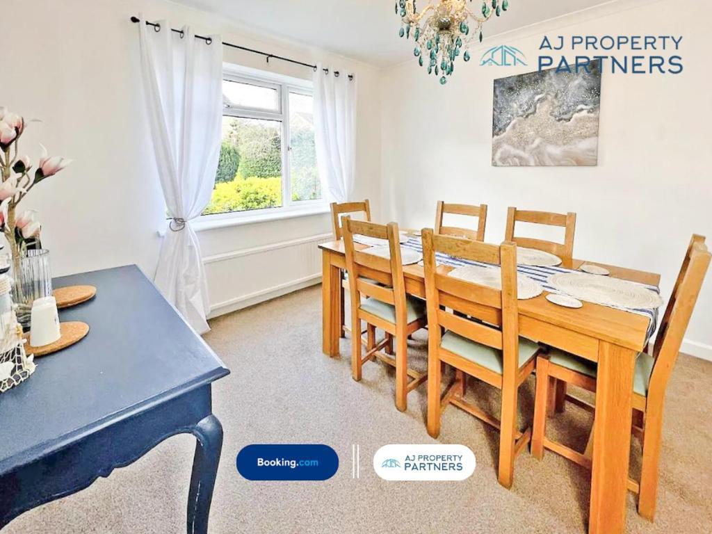 Premium L Hill View L Last-minute Offer L L Aj L Perfect For Short Or Long L 4beds 4bedrooms Holiday home *