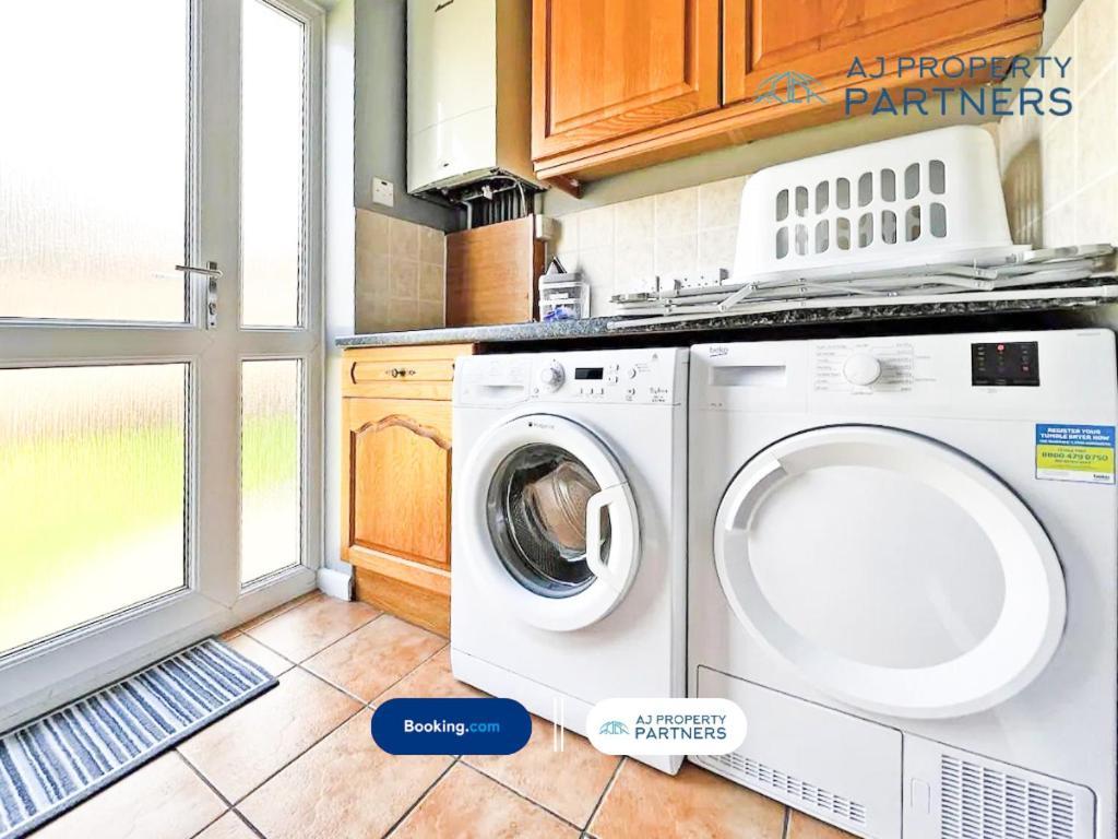 Premium L Hill View L Last-minute Offer L L Aj L Perfect For Short Or Long L 4beds 4bedrooms Holiday home